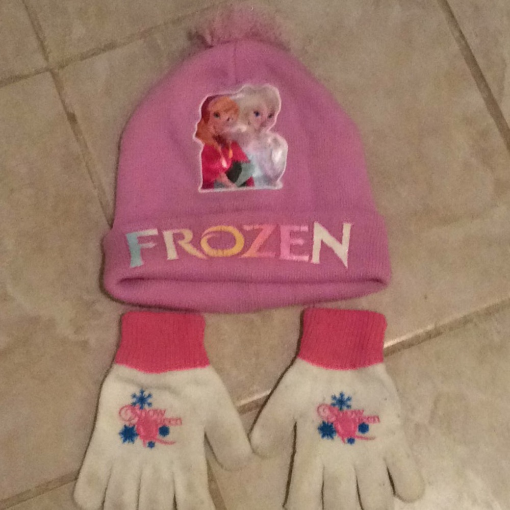 Disney Frozen hat and glove set